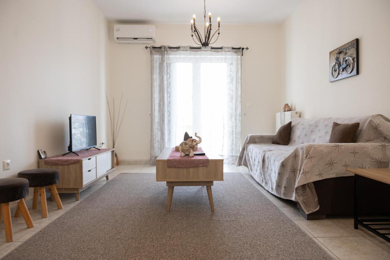 Despoina'S Lovely Apartment นาฟปลิโอ ภายนอก รูปภาพ